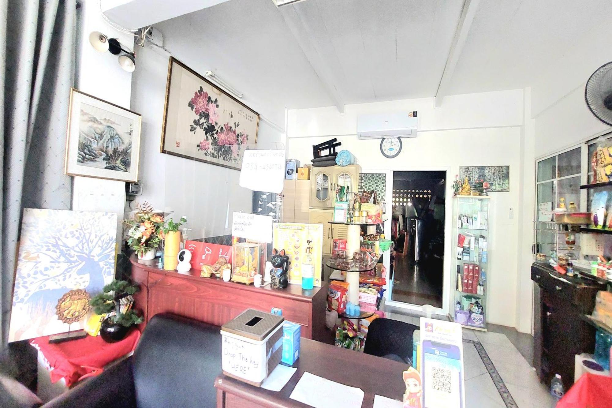Panasan Villa Bangkok Exterior photo